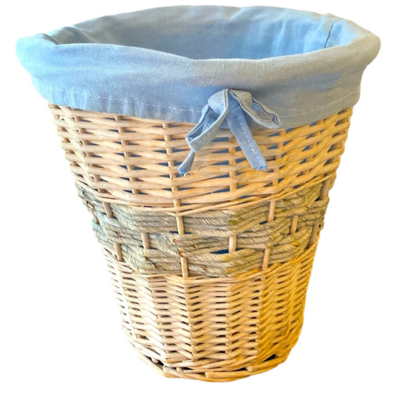 Trash Basket Woven Wicker Basket Blue Liner Small Space Decor Dorm Life - Picture 1 of 7